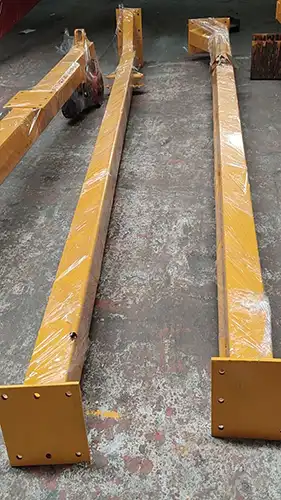 Supporting gantry legs of the 3 ton portable gantry crane