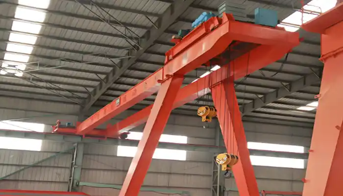 Semi gantry crane with cantilever design