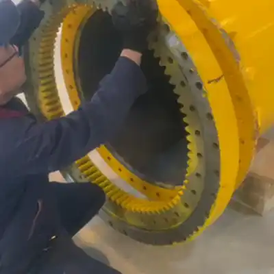 Installation the slewing bearing flange to the top of the column of the pillar 