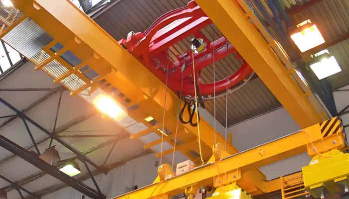 Upper Rotating Hoist automatic crane