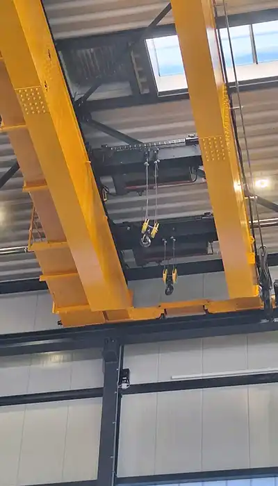 double hoists of the overhead crane installed 