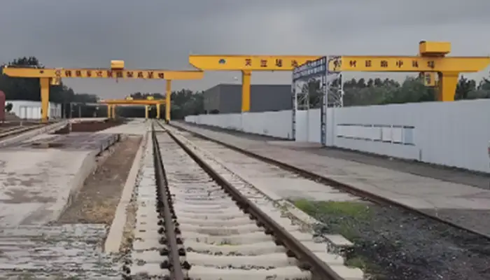 L type of single girder gantry crane for railway material handling 