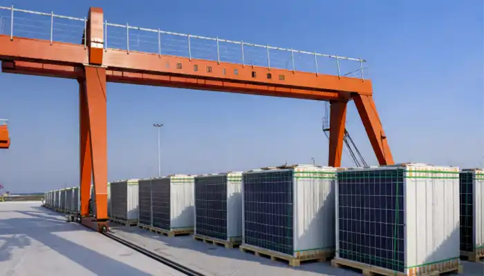  Optimizing Outdoor Solar Module Stacking & Crane Layout Tips