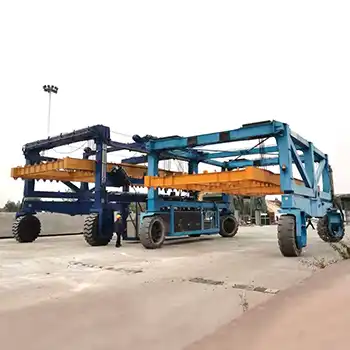 Multifunctional straddle carrier