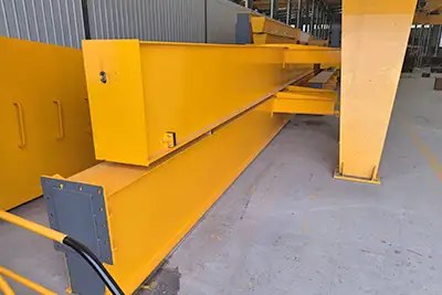 Main girder of low profile gantry crane 