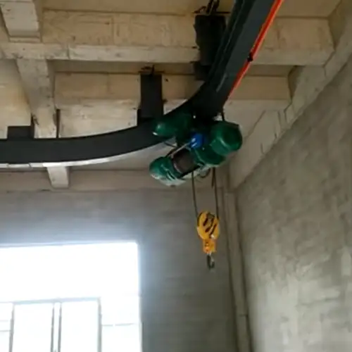 screen shot of video- cd/md monorail hoist on the curved rail